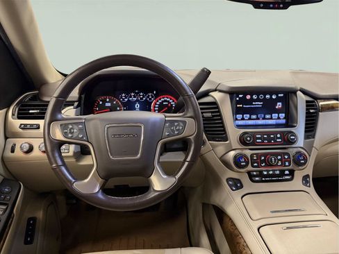 Used 2016 GMC Yukon Denali w/ Open Road Package AWD/4WD image 32