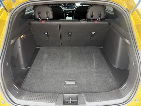 Certified 2024 Chevrolet Trax RS w/ Sunroof Package FWD image 11