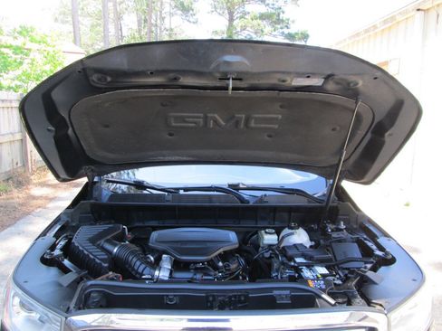Used 2017 GMC Acadia Denali w/ Technology Package FWD image 74
