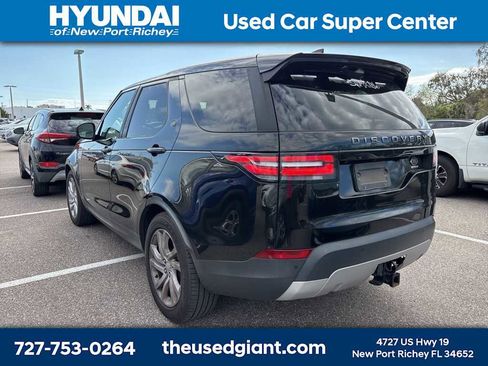 Used 2017 Land Rover Discovery HSE image 2