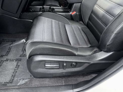Used 2019 Honda CR-V EX image 3