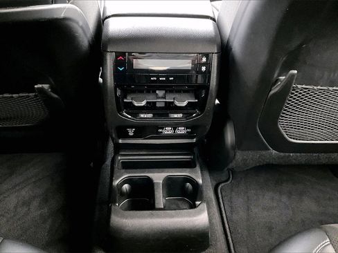 Used 2021 Jeep Grand Cherokee L Laredo image 15