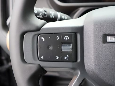 New 2026 Land Rover Defender 110 S AWD/4WD image 31