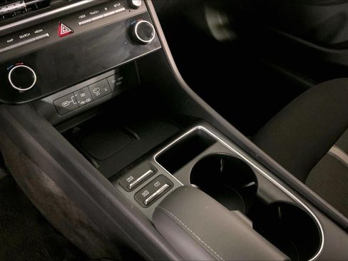 Used 2025 Hyundai Sonata SEL FWD image 17