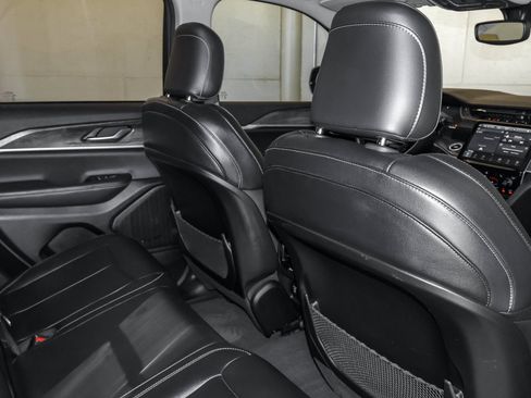 Used 2023 Jeep Grand Cherokee Limited AWD/4WD image 43