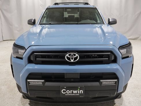 Used 2025 Toyota 4Runner SR5 AWD/4WD image 19