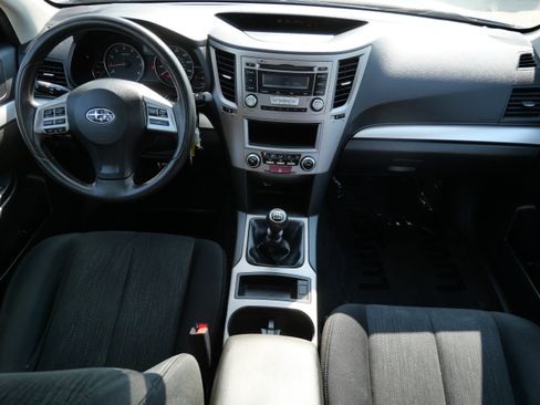 Used 2013 Subaru Legacy 2.5i AWD/4WD image 10