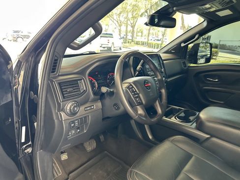 Used 2021 Nissan Titan PRO-4X w/ Pro-4x Convenience Package AWD/4WD image 7