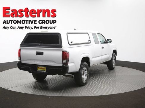 Used 2018 Toyota Tacoma SR RWD image 38