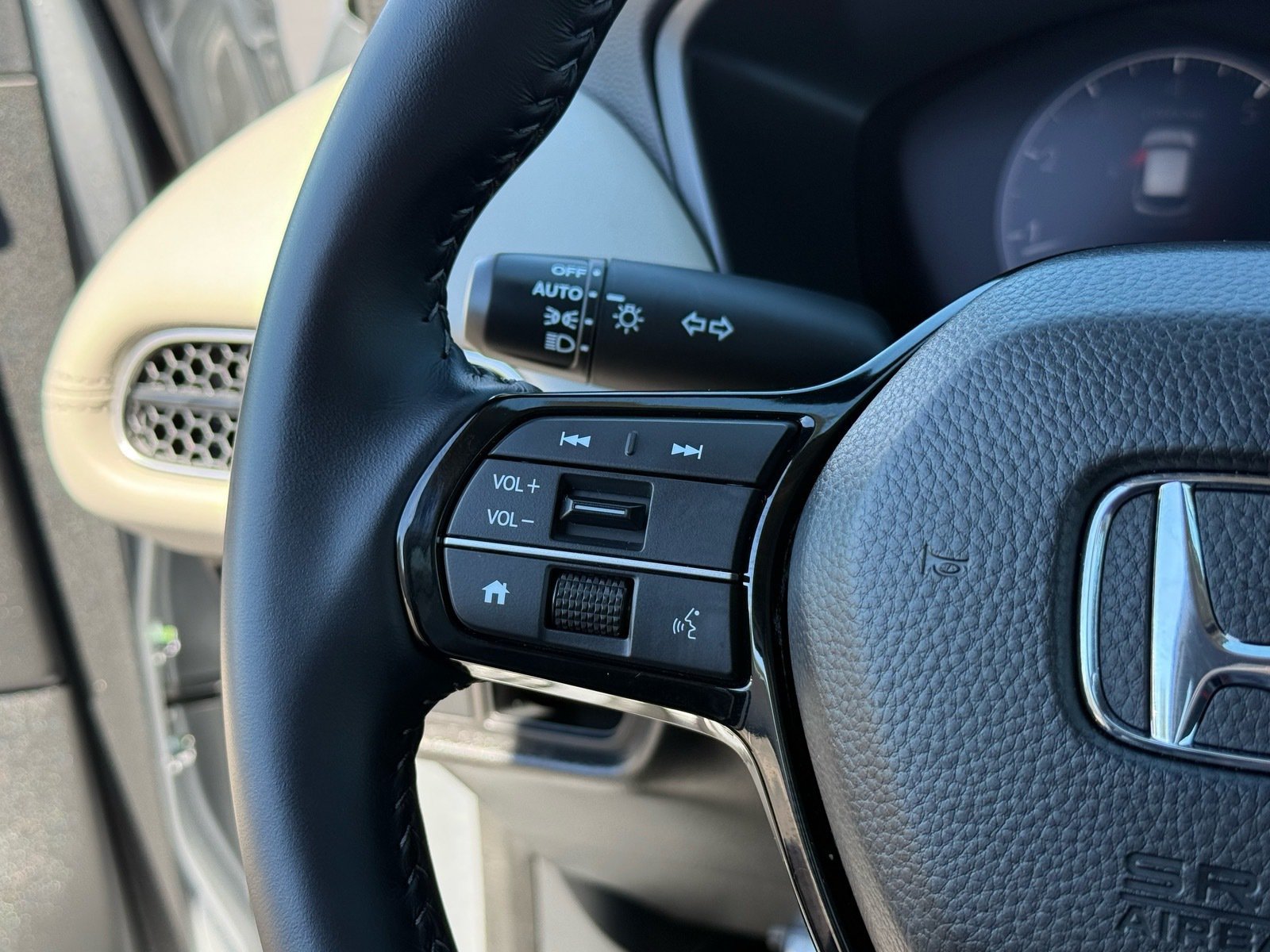 Used 2027 Honda HR-V EX-L image 18