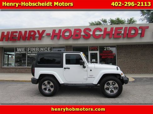 Used 2016 Jeep Wrangler Sahara w/ Connectivity Group AWD/4WD image 1
