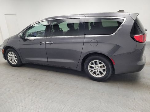 Used 2023 Chrysler Voyager LX FWD image 3