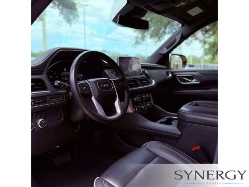 Used 2024 GMC Yukon SLT AWD/4WD image 30