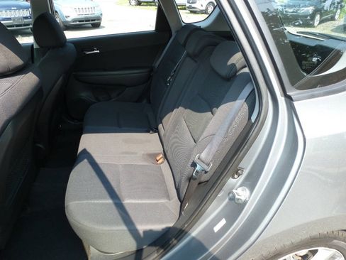 Used 2010 Hyundai Elantra SE FWD image 26