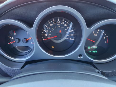 Used 2010 Chrysler Sebring Limited image 19