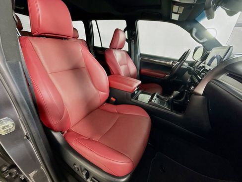 Certified 2023 Lexus GX 460 Premium w/ Premium Package image 28