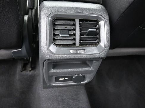 Used 2020 Volkswagen Tiguan SE R-Line image 34