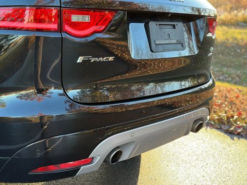 Used 2018 Jaguar F-PACE S image 30