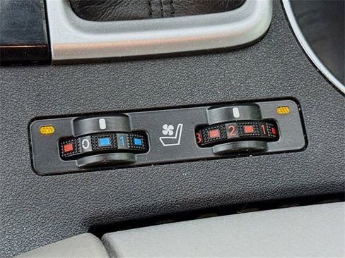 Used 2017 Toyota Highlander Limited image 20