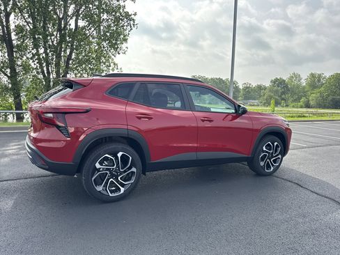 New 2026 Chevrolet Trax RS FWD image 3