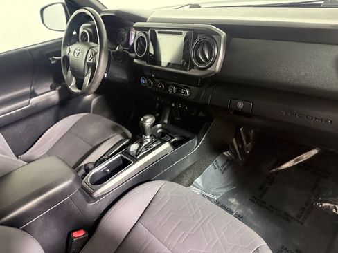 Used 2019 Toyota Tacoma TRD Sport w/ Technology Package AWD/4WD image 24