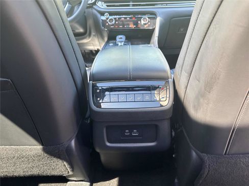 Certified 2025 INFINITI QX60 Luxe AWD/4WD image 30