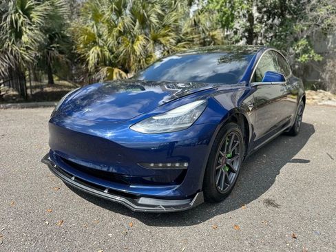 Used 2020 Tesla Model 3 Standard Range RWD image 1