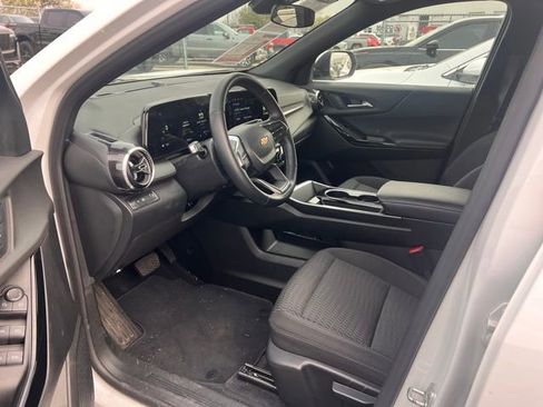 Used 2025 Chevrolet Equinox LT image 8