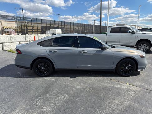 Used 2025 Honda Accord SE image 7