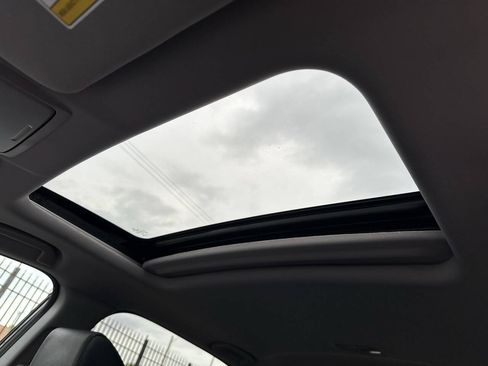 Used 2018 Honda CR-V Touring image 16
