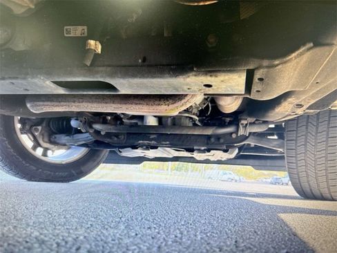 Used 2019 Chevrolet Suburban LT image 34