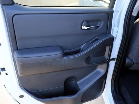 Certified 2024 Nissan Frontier SV w/ SV Convenience Package RWD image 12