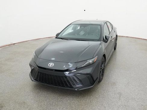 New 2026 Toyota Camry SE FWD image 3