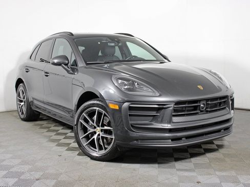Used 2024 Porsche Macan image 9