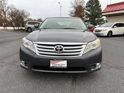 Used 2011 Toyota Avalon Limited image 2
