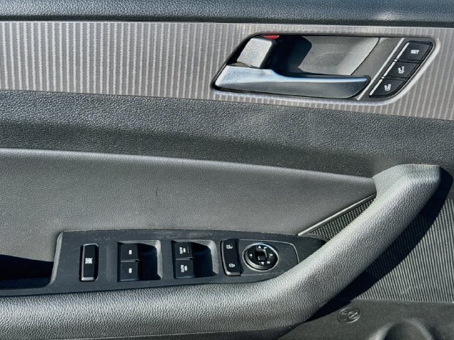 Used 2019 Hyundai Sonata Limited FWD image 23
