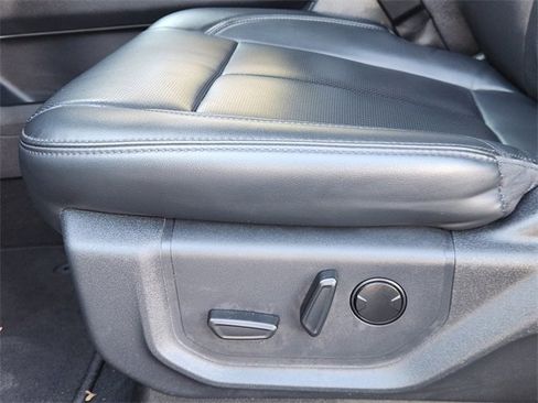 Used 2024 Ford Expedition XLT image 18