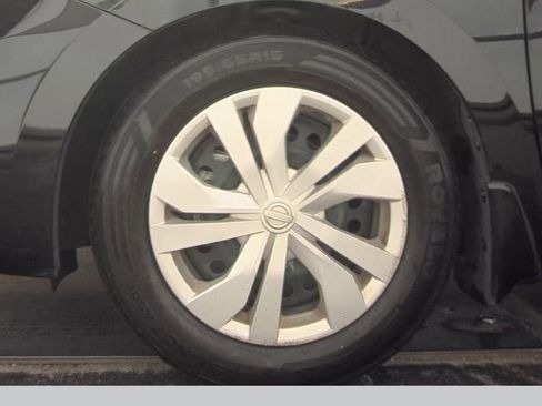 Used 2023 Nissan Versa S w/ Trunk Package image 6