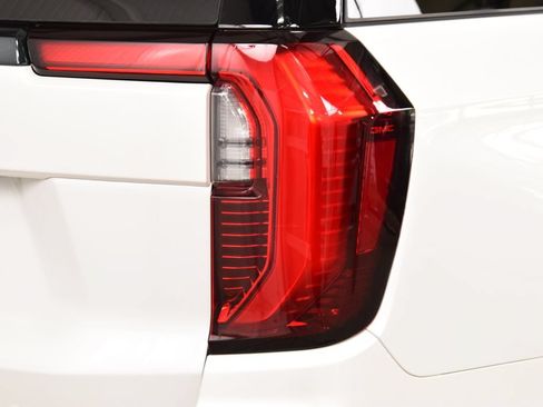Used 2025 GMC Yukon XL Denali Ultimate w/ LPO, Floor Liner Package AWD/4WD image 21