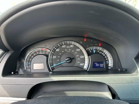 Used 2014 Toyota Camry SE w/ Moonroof Package image 27