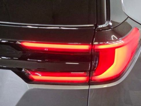 Used 2024 GMC Acadia Denali w/ Super Cruise Package image 13