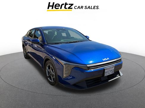 Used 2025 Kia K4 LXS image 1