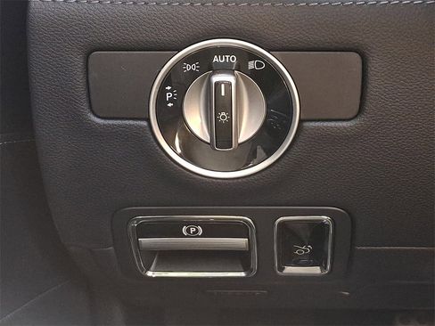 Used 2018 Mercedes-Benz AMG GT Roadster w/ Lane Tracking Package image 24