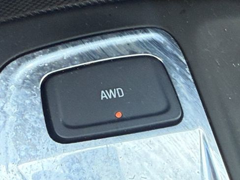 Used 2021 Chevrolet Equinox LS AWD/4WD image 25