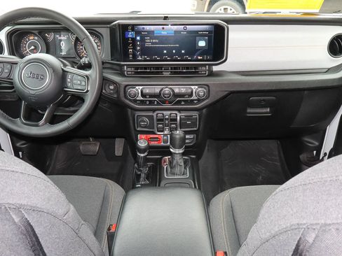 Used 2025 Jeep Wrangler Unlimited Sport AWD/4WD image 10