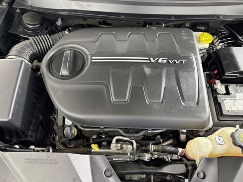 Used 2019 Jeep Cherokee Latitude w/ Popular Appearance Group FWD image 29
