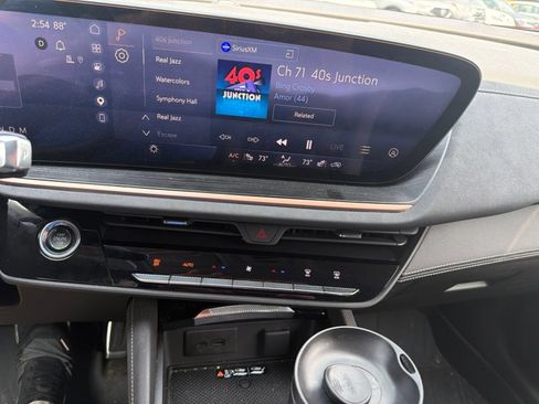 Used 2025 Buick Envision Sport Touring AWD/4WD image 34