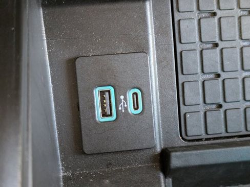 Used 2024 Ford Expedition Limited image 19