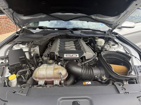Used 2017 Ford Mustang GT Premium w/ Equipment Group 401A RWD image 26