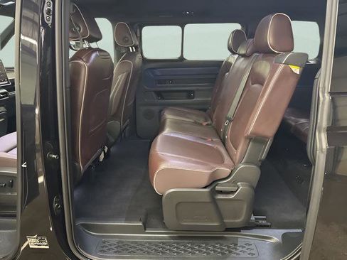 New 2025 Volkswagen ID. Buzz Pro S image 17